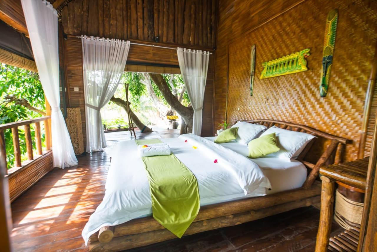 Вилла Gading Tree House Batununggul Экстерьер фото