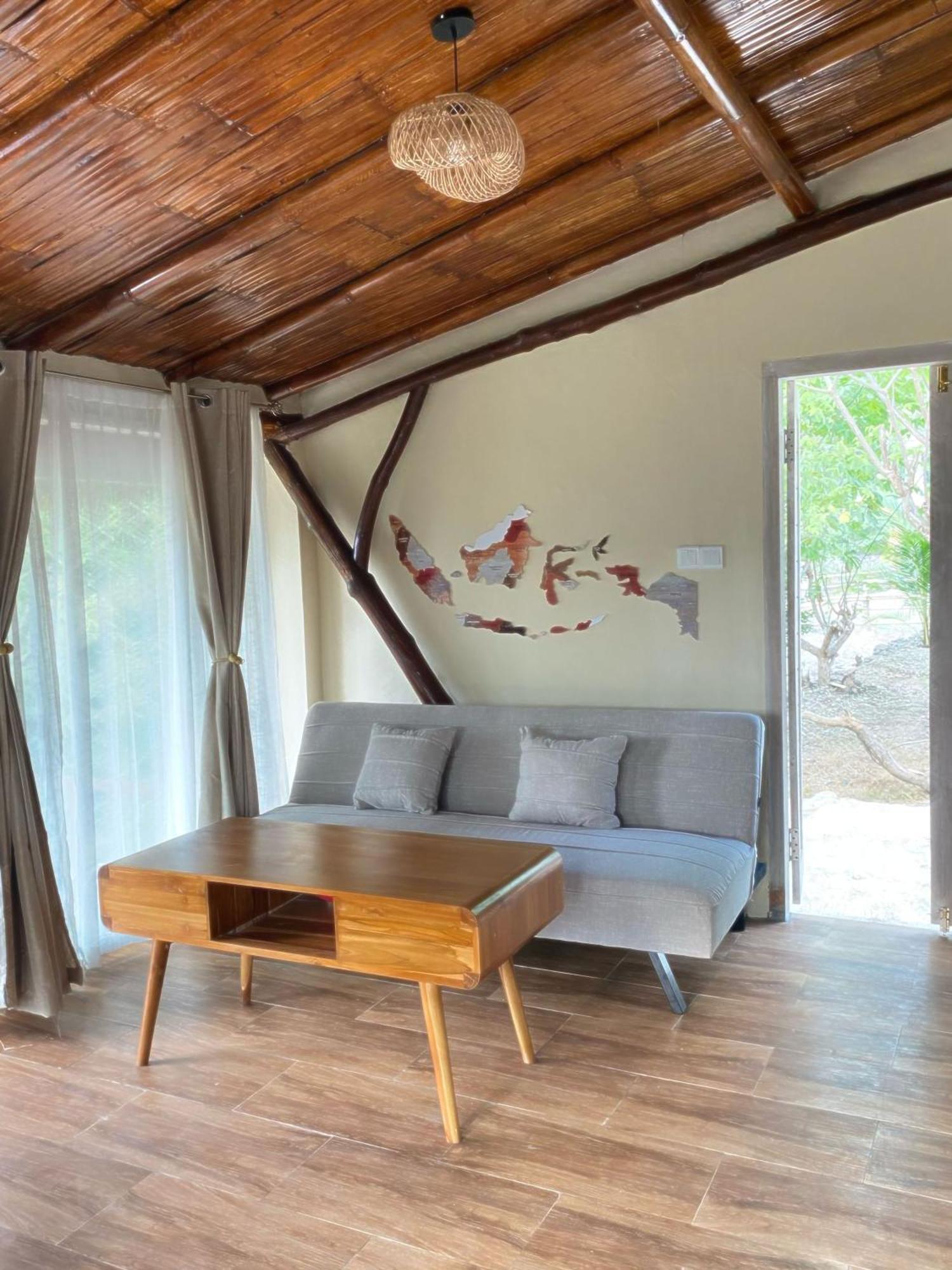 Вилла Gading Tree House Batununggul Экстерьер фото