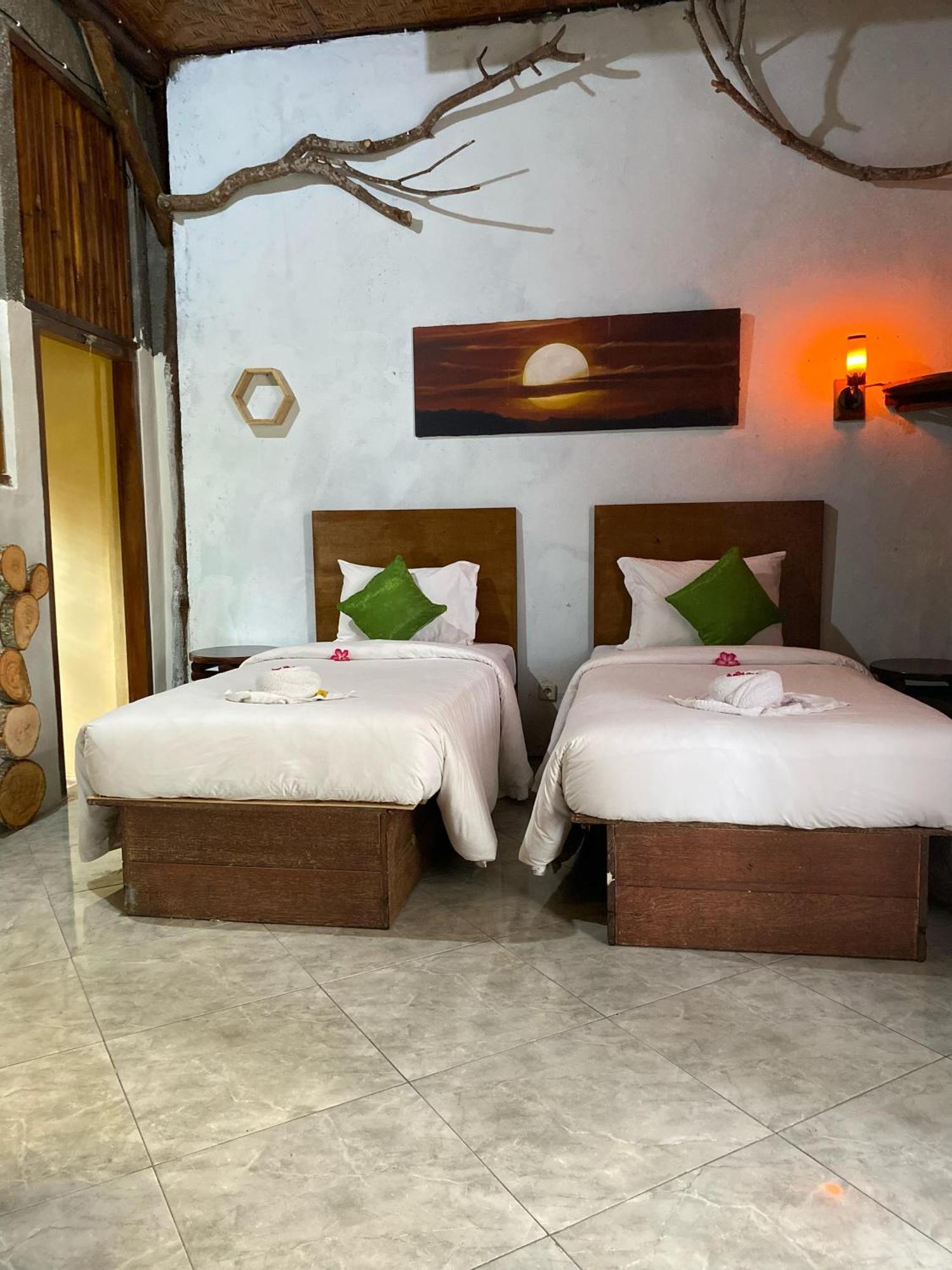 Вилла Gading Tree House Batununggul Экстерьер фото